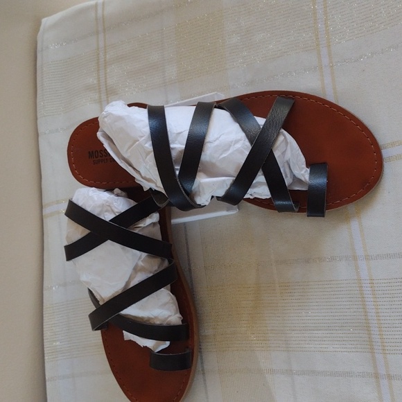 Mossimo sandals - Picture 3 of 13